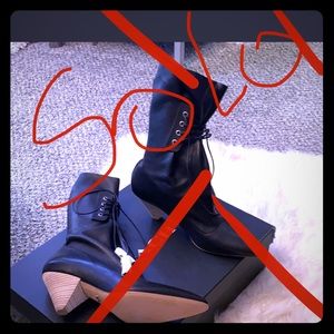 New coach boots size 10